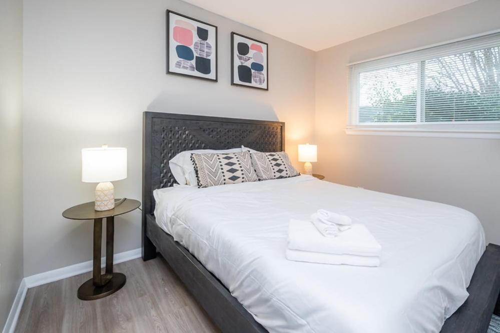 Welcoming 2Br With Parking And Perfect Location Apartment Durham Luaran gambar